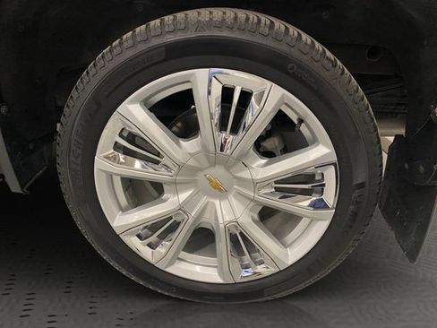 Used 2024 Chevrolet Silverado 1500 High Country w/ High Country Premium Package AWD/4WD image 38
