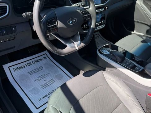 Used 2017 Hyundai Ioniq Limited image 9