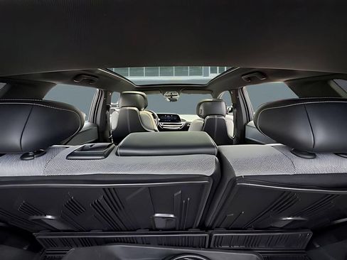 Used 2024 Cadillac Lyriq Tech w/ LPO, Floor Liner Package RWD image 29