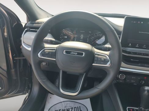 Used 2023 Jeep Compass Limited w/ Sun and Sound Group AWD/4WD image 12