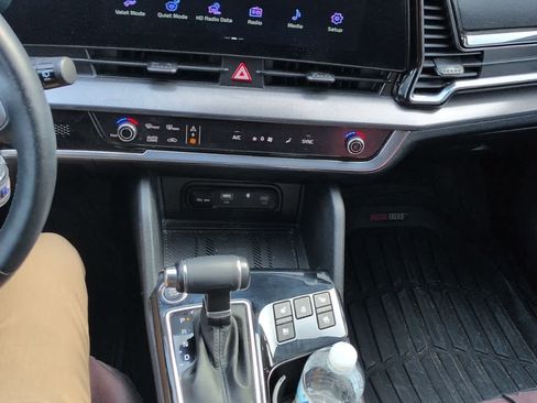 Certified 2024 Kia Sportage SX image 12