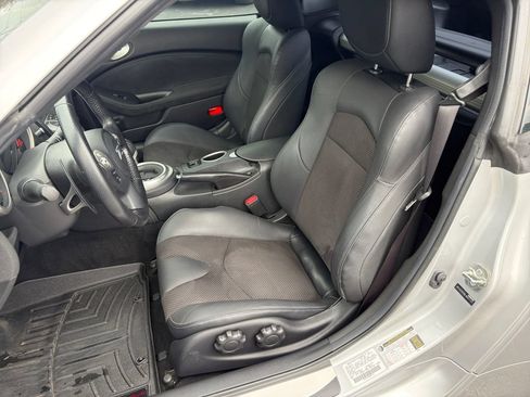 Used 2020 Nissan 370Z Touring Sport RWD image 16