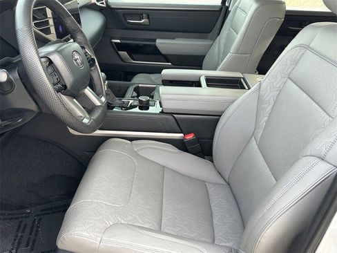 Used 2024 Toyota Tundra Limited image 8