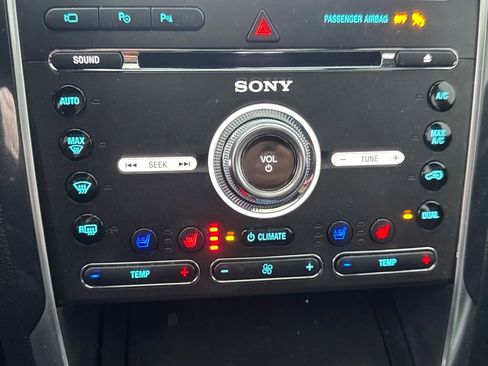 Used 2018 Ford Explorer Sport w/ Equipment Group 401A image 12