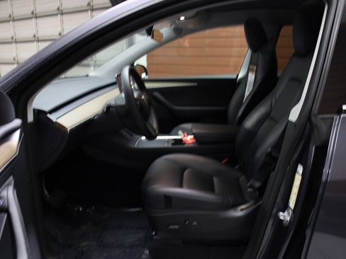 Used 2023 Tesla Model Y Long Range image 14