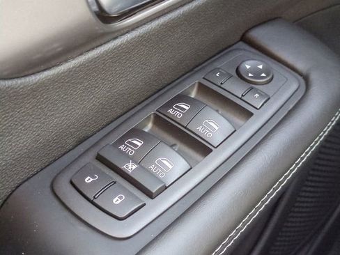 New 2026 Chrysler Pacifica Select image 23