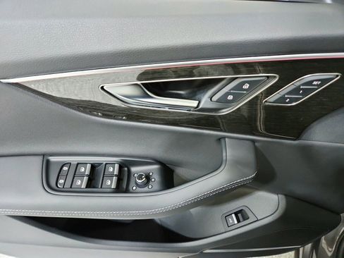 Used 2025 Audi Q7 2.0T Premium Plus image 12