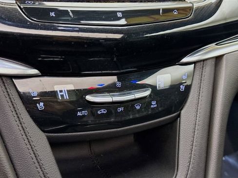 Used 2021 Cadillac XT6 Sport image 17