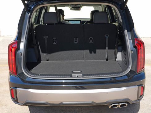 Used 2025 Kia Telluride S image 10