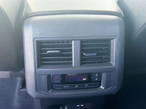 Used 2021 Volkswagen Atlas SE w/ Panoramic Sunroof Package image 23