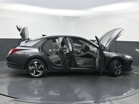 Used 2023 Hyundai Elantra SEL w/ Convenience Package FWD image 38
