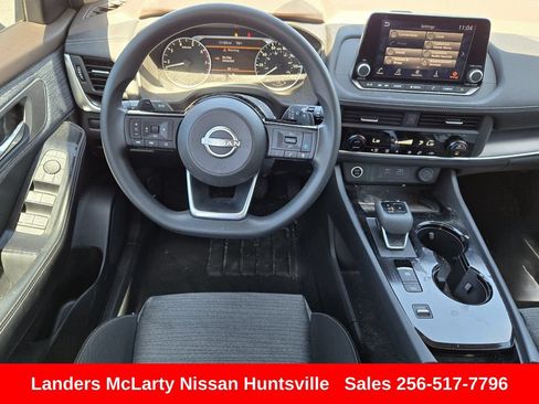 Used 2023 Nissan Rogue SV FWD image 15