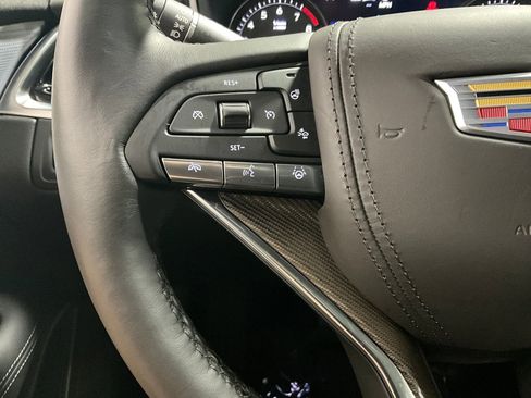 Used 2025 Cadillac XT6 Premium Luxury w/ Platinum Package AWD/4WD image 17