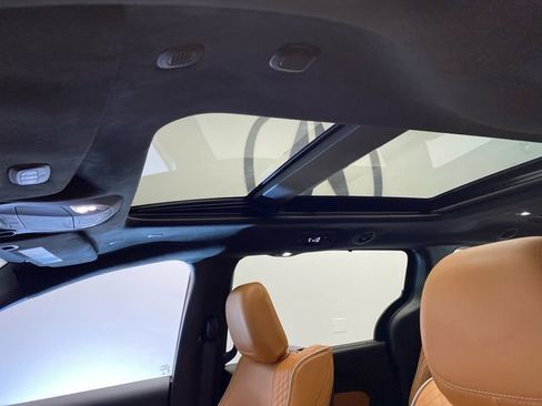 Used 2021 Chrysler Pacifica Pinnacle image 13