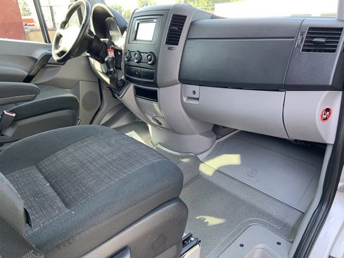 Used 2016 Mercedes-Benz Sprinter 2500 image 19
