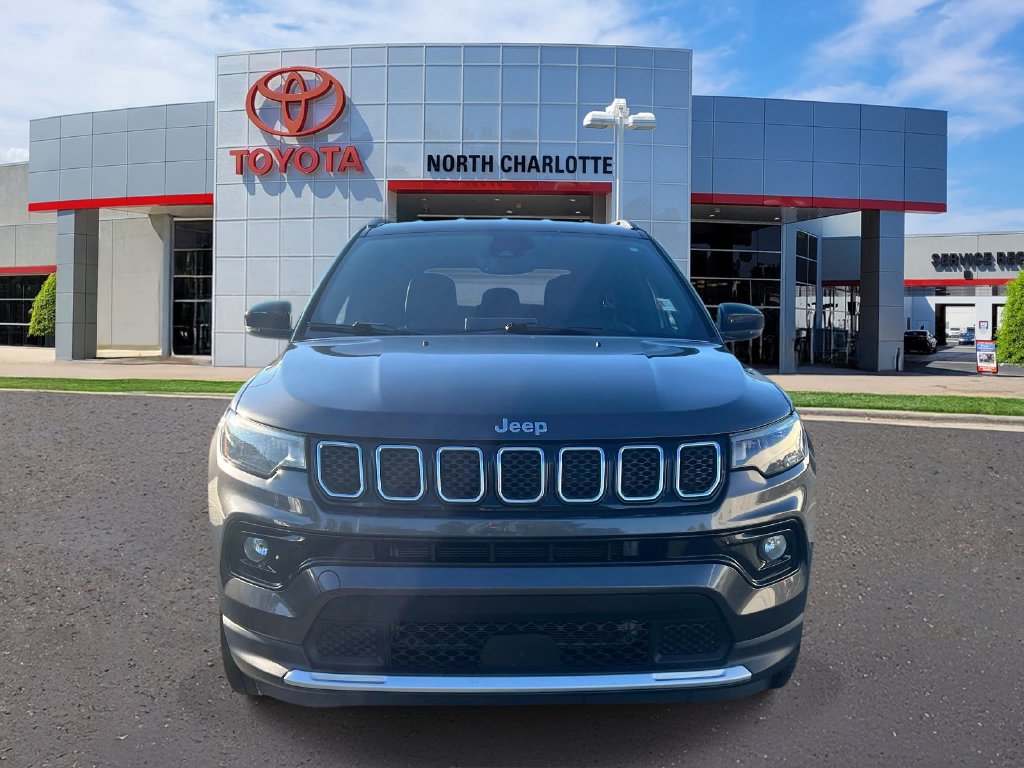 Used 2023 Jeep Compass Limited AWD/4WD image 3