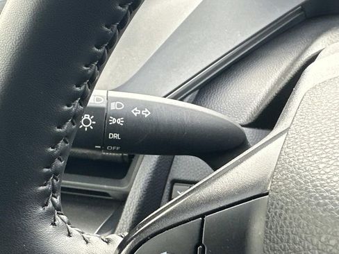 Used 2025 Toyota Prius LE image 25