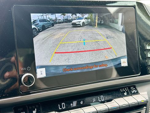Used 2025 Toyota Camry SE w/ Convenience Package FWD image 13