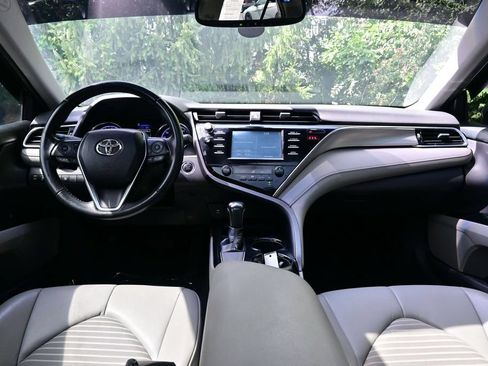 Used 2018 Toyota Camry SE w/ Moonroof Package FWD image 48