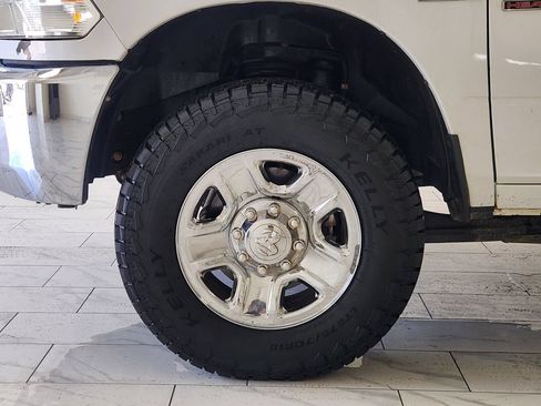 Used 2018 RAM 2500 Tradesman w/ Chrome Appearance Group AWD/4WD image 10