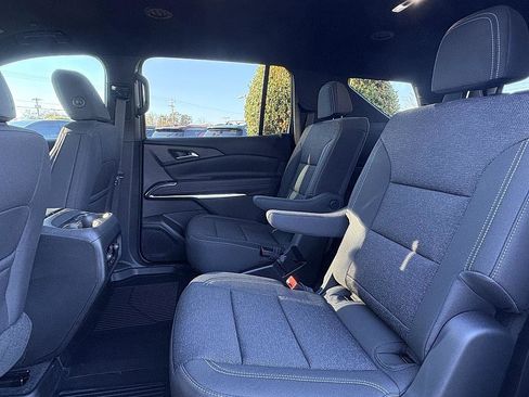 New 2026 Chevrolet Traverse LT image 10