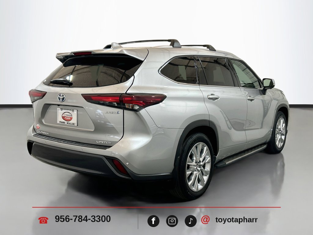 Used 2024 Toyota Highlander Limited FWD image 4