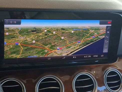 Used 2018 Mercedes-Benz E 300 image 20