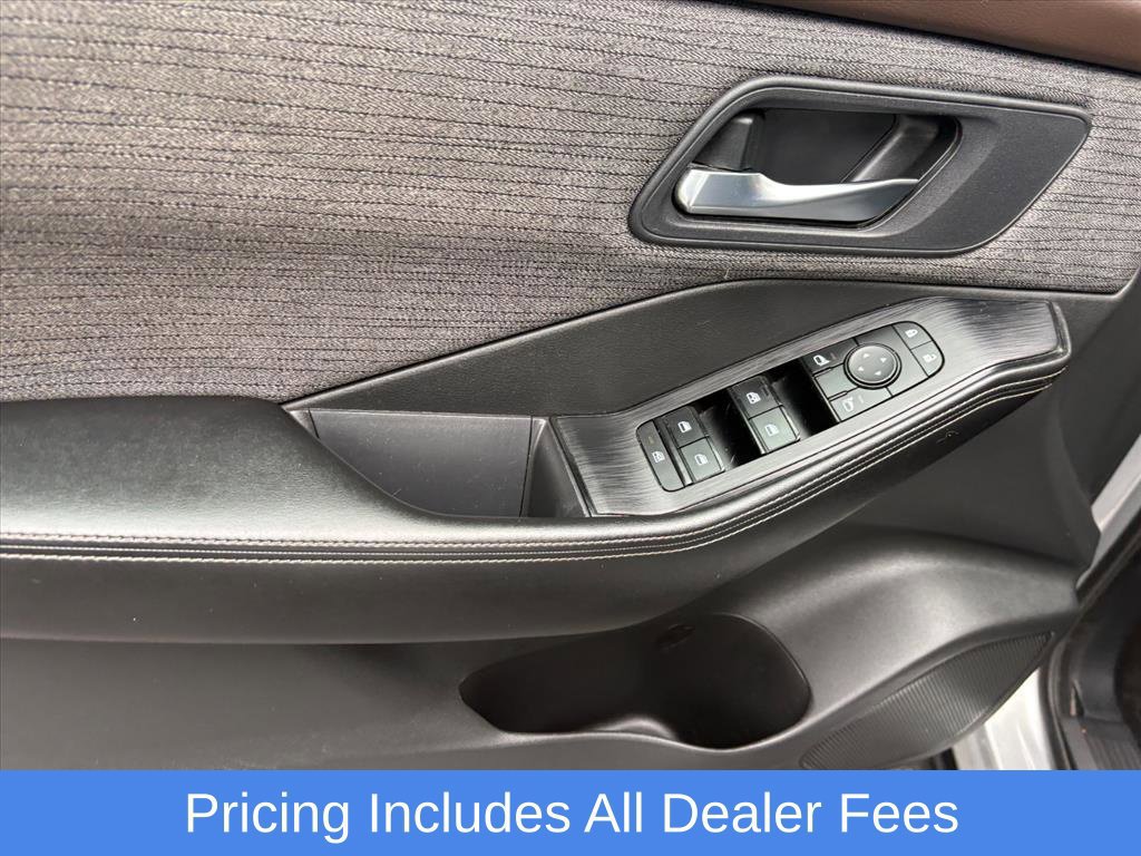 Used 2022 Nissan Rogue SV AWD/4WD image 22