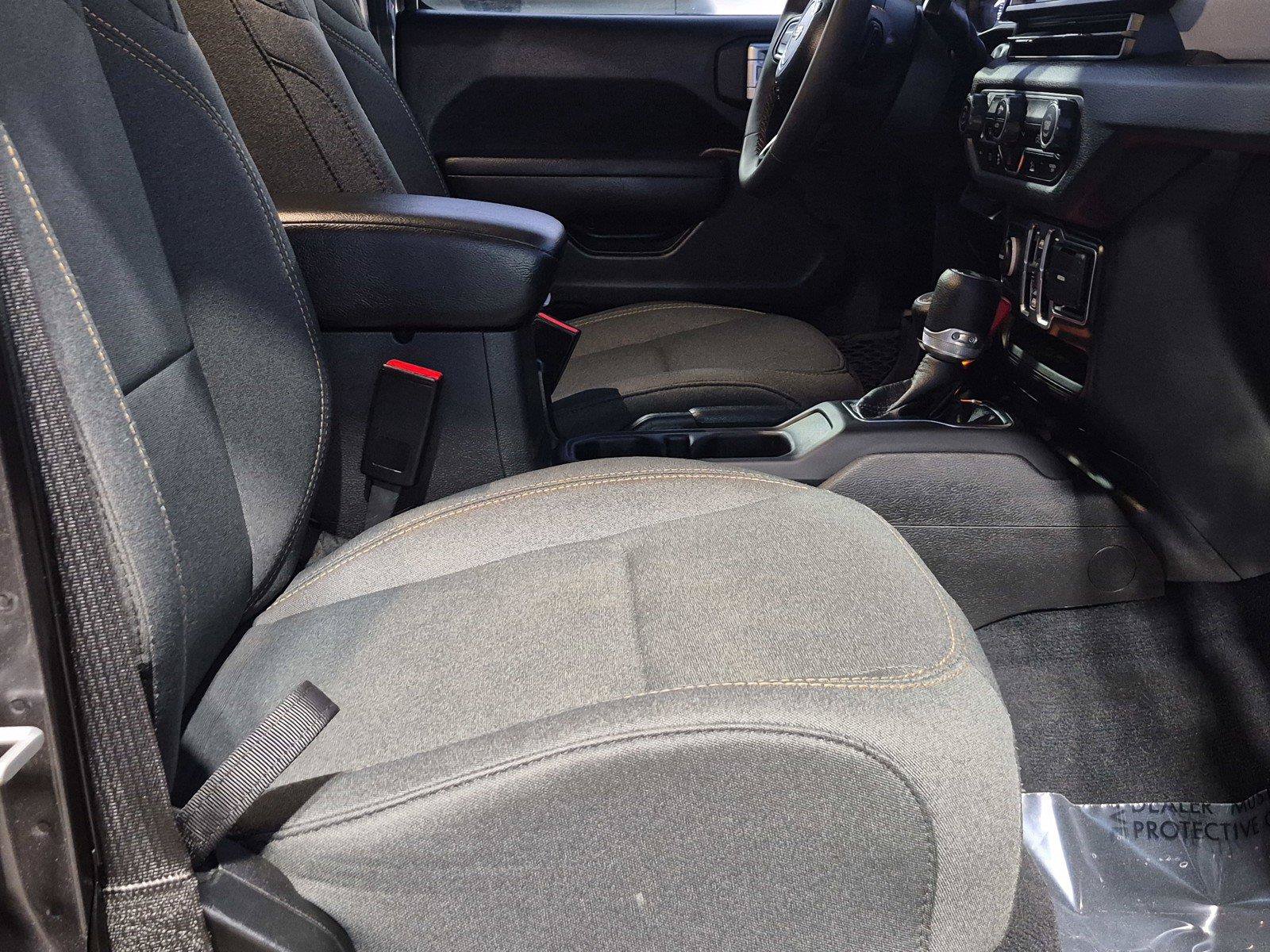 Used 2024 Jeep Wrangler Unlimited AWD/4WD image 9