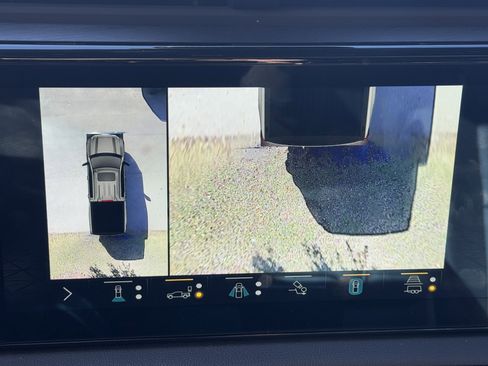 Used 2022 GMC Sierra 1500 AT4 w/ AT4 Premium Package image 30