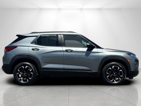 Used 2021 Chevrolet TrailBlazer LT w/ Driver Confidence Package FWD image 2