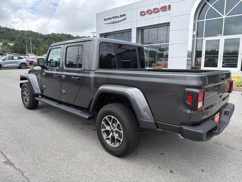 Used 2025 Jeep Gladiator Sport AWD/4WD image 10