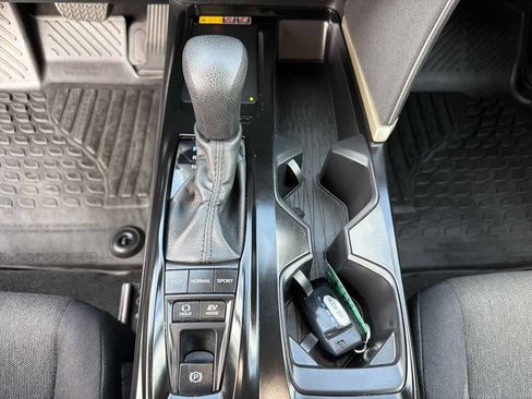 Used 2025 Toyota Camry LE image 37