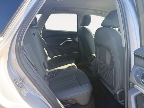 New 2025 Audi Q5 Premium image 18