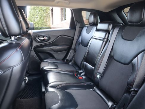 Used 2017 Jeep Cherokee Trailhawk w/ Trailer Tow Group image 25