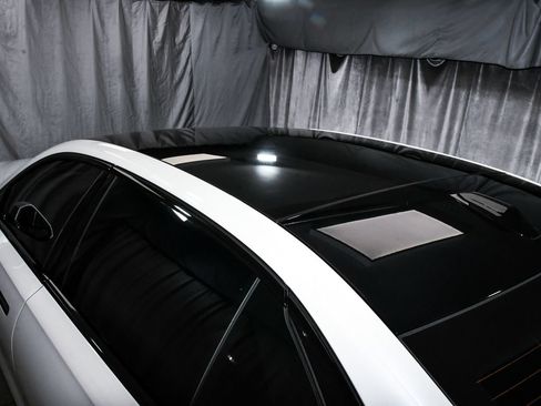 Used 2023 BMW 760i xDrive AWD/4WD image 93