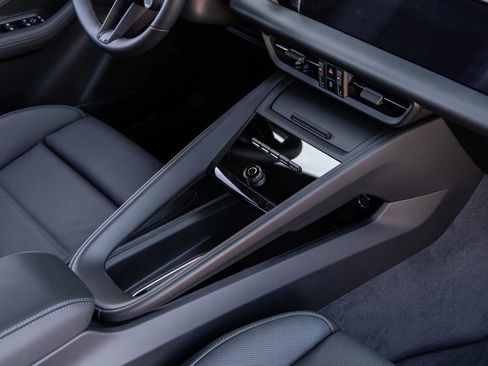 New 2025 Porsche Macan Electric image 82