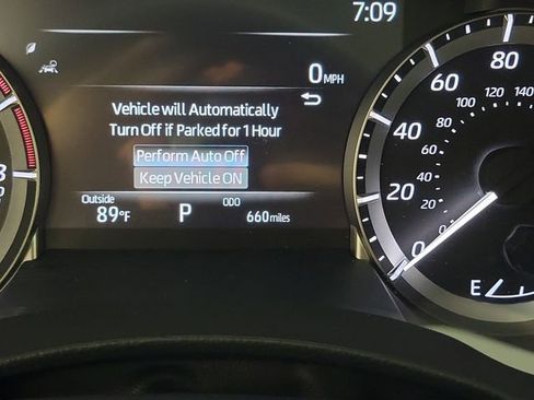 Used 2026 Toyota Highlander XLE AWD/4WD image 2