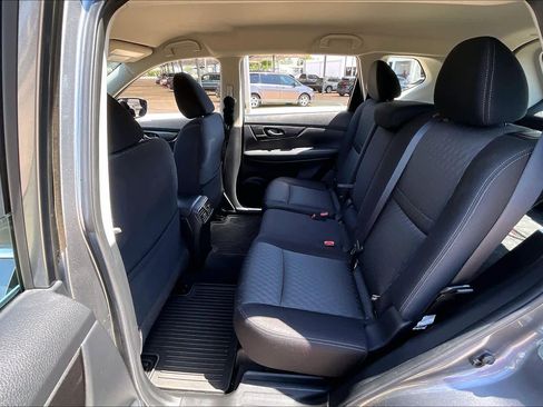 Used 2020 Nissan Rogue S FWD image 18