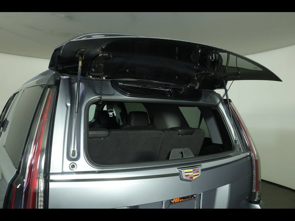 Used 2020 Cadillac Escalade Luxury AWD/4WD image 17
