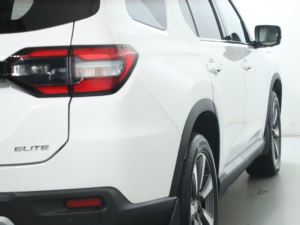 Used 2024 Honda Pilot Elite image 47