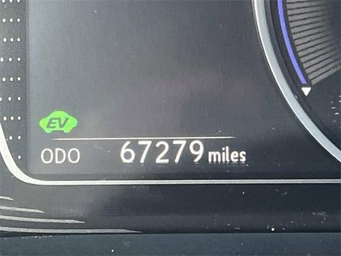 Used 2021 Lexus ES 300h w/ Premium Package image 40