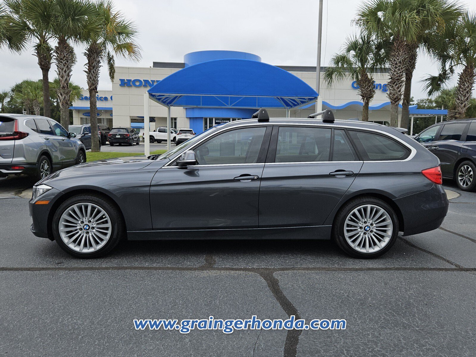 Used 2015 BMW 328i xDrive Wagon AWD/4WD image 2