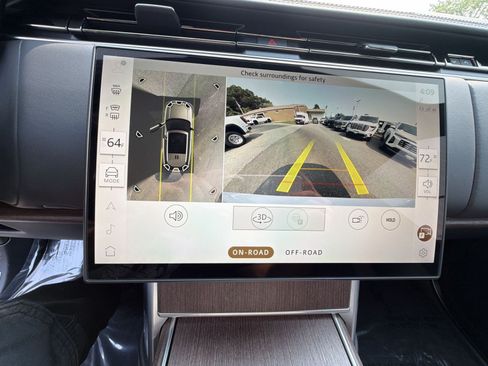 Used 2025 Land Rover Range Rover SE AWD/4WD image 19