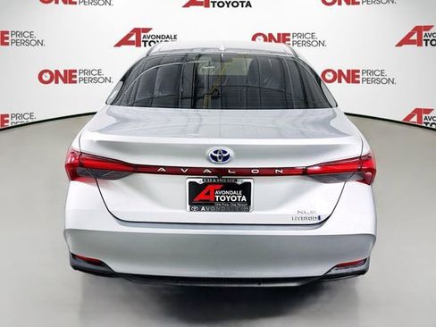 Certified 2021 Toyota Avalon XLE w/ Moonroof Package image 6