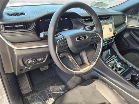 New 2026 Jeep Grand Cherokee Altitude AWD/4WD image 3