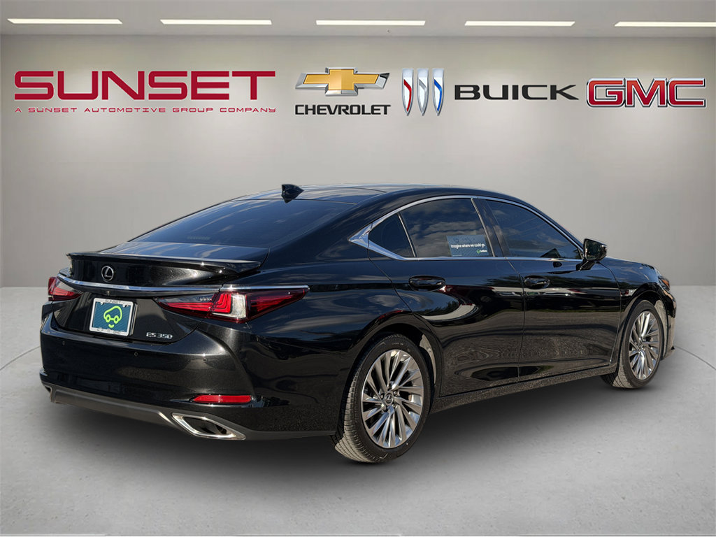 Used 2022 Lexus ES 350 Ultra Luxury w/ Accessory Package 2 FWD image 7