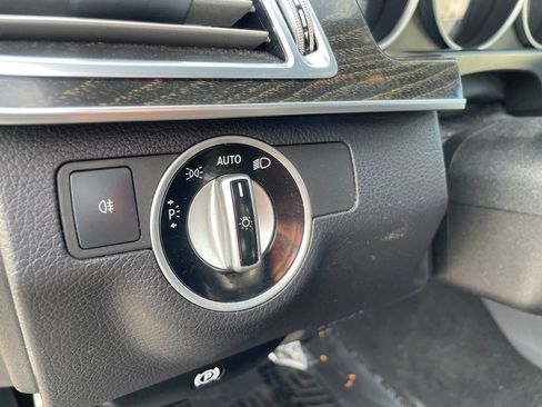 Used 2016 Mercedes-Benz E 350 4MATIC Sedan image 35