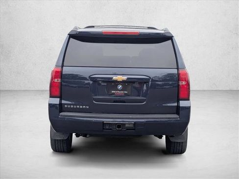 Used 2020 Chevrolet Suburban LT w/ Luxury Package image 7