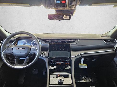 New 2025 Jeep Grand Cherokee Laredo X image 14